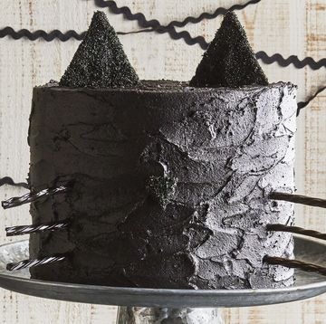 black cat cake
