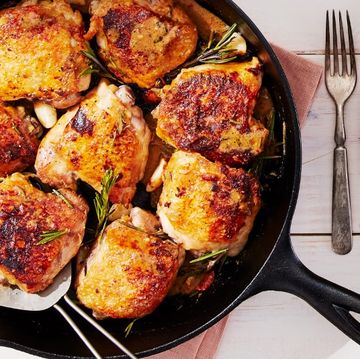 crispy chicken thighs with garlic and rosemary